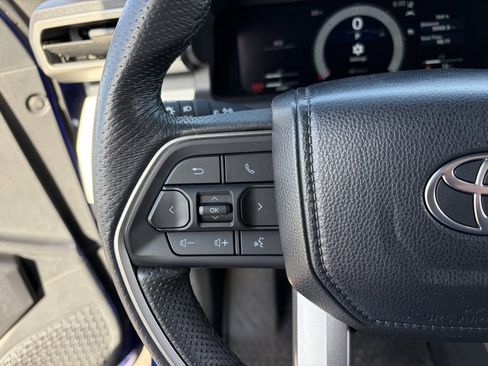 Used 2024 Toyota Tacoma TRD Sport AWD/4WD image 25