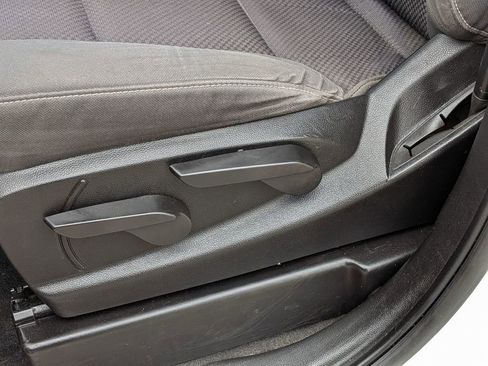 Used 2019 Chevrolet Silverado 1500 LT image 16