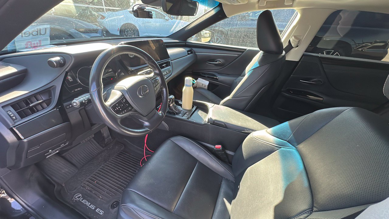Used 2024 Lexus ES 300h w/ Premium Package FWD image 3