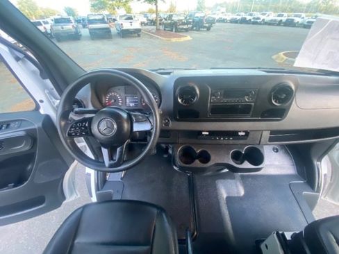 Used 2022 Mercedes-Benz Sprinter 2500 image 20