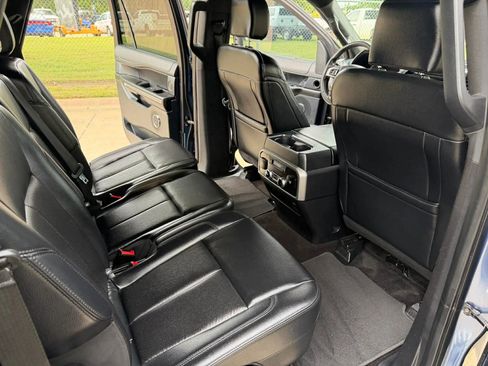 Used 2019 Ford Expedition Max XLT w/ Equipment Group 202A AWD/4WD image 19