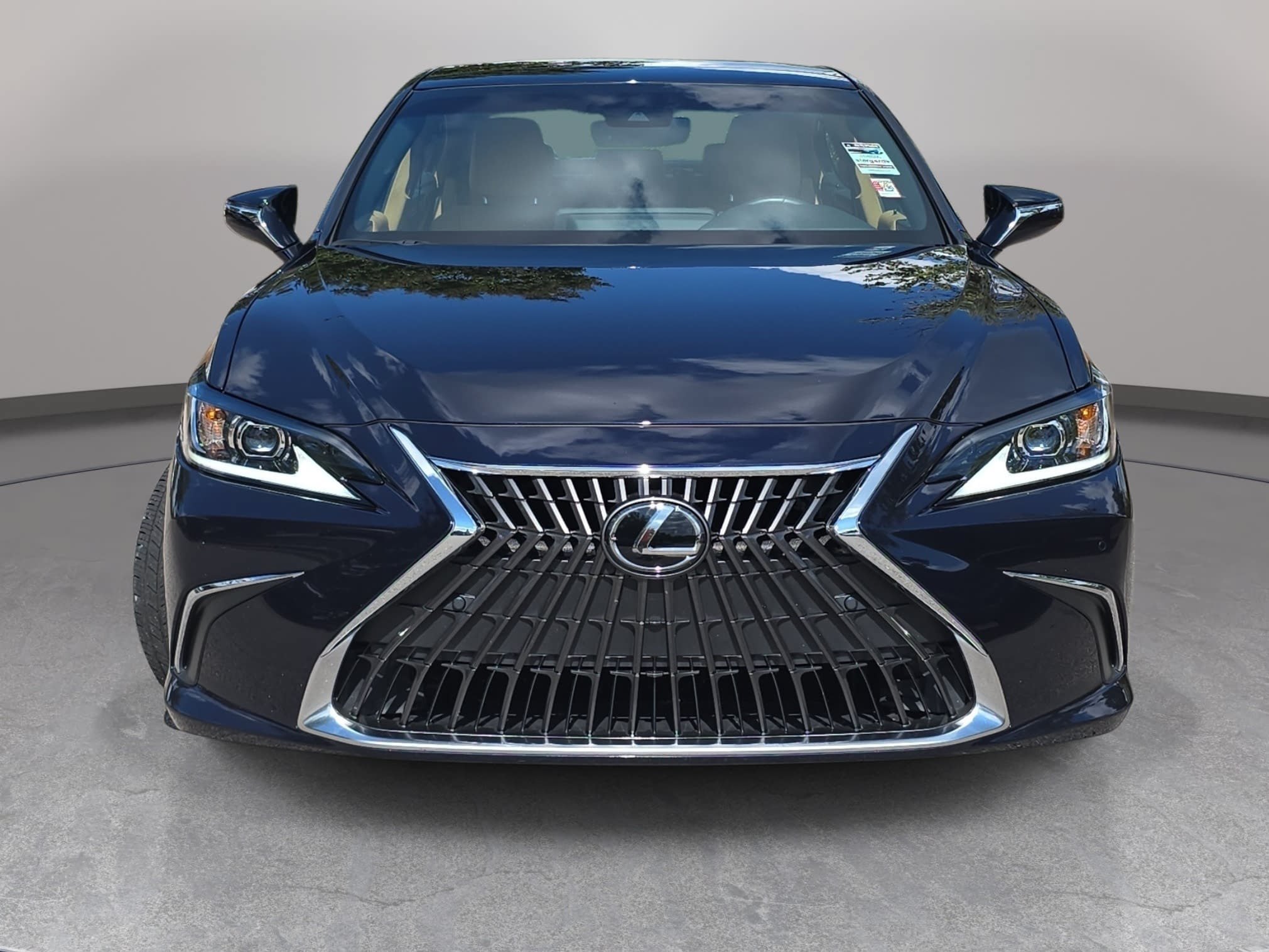 Used 2025 Lexus ES 350 w/ Premium Package FWD image 2