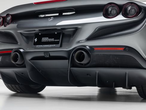 Certified 2022 Ferrari F8 Tributo RWD image 18