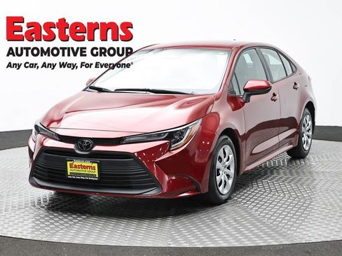 Used 2024 Toyota Corolla LE FWD image 1