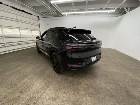 Used 2024 Chevrolet Equinox EV RS image 4