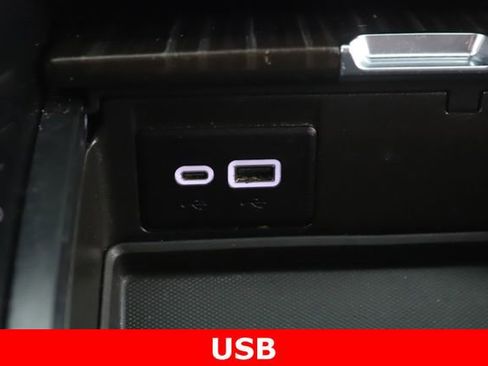 Used 2024 GMC Yukon Denali AWD/4WD image 27