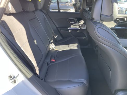 New 2026 Mercedes-Benz GLC 300 image 40