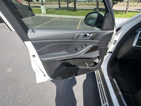 Used 2023 BMW X5 xDrive40i AWD/4WD image 9