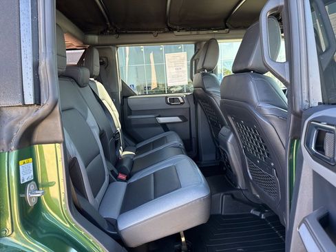 Used 2022 Ford Bronco Black Diamond w/ Sasquatch Package image 28