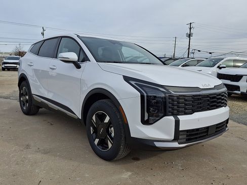 New 2026 Kia Sportage LX image 2