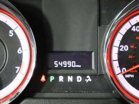 Used 2019 Dodge Grand Caravan SE image 32