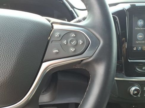 Used 2023 Chevrolet Traverse LT FWD image 16