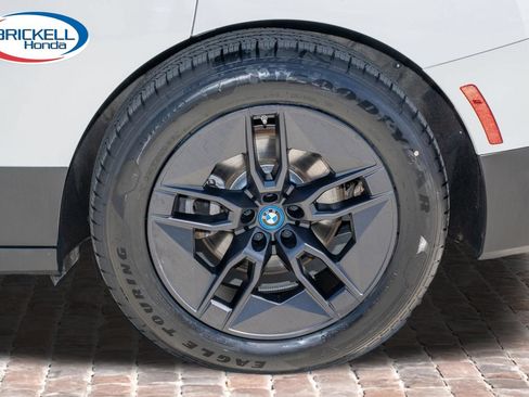 Used 2023 BMW iX xDrive50 w/ Premium Package AWD/4WD image 37