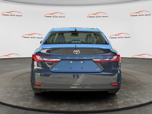 Used 2025 Toyota Camry LE image 7