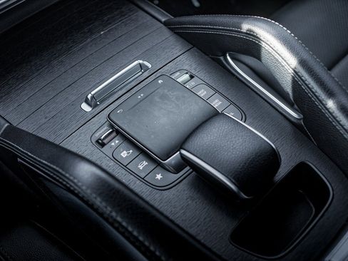 Used 2022 Mercedes-Benz GLE 350 4MATIC image 25