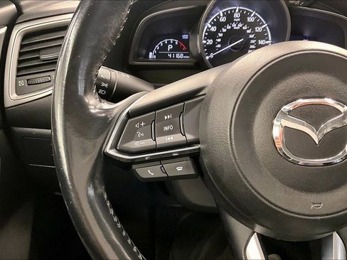 Used 2018 MAZDA MAZDA3 Touring FWD image 17