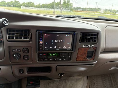 Used 2002 Ford Excursion Limited AWD/4WD image 17