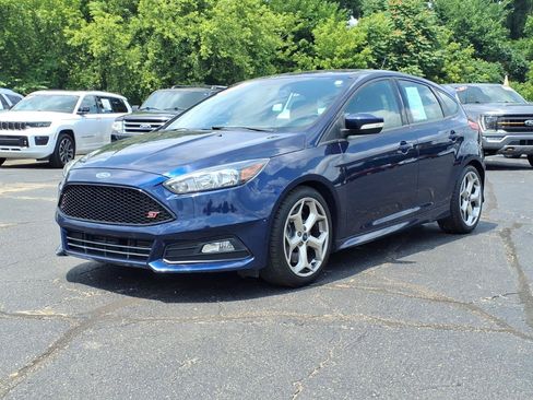 Used 2016 Ford Focus ST FWD image 3