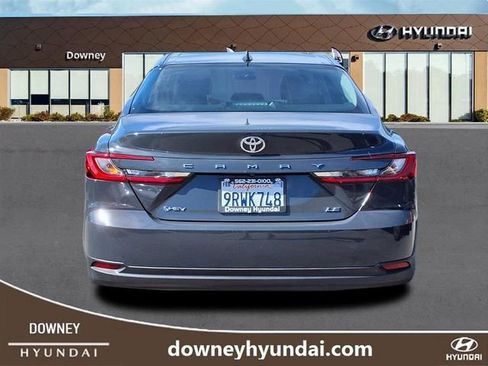 Used 2025 Toyota Camry LE image 5