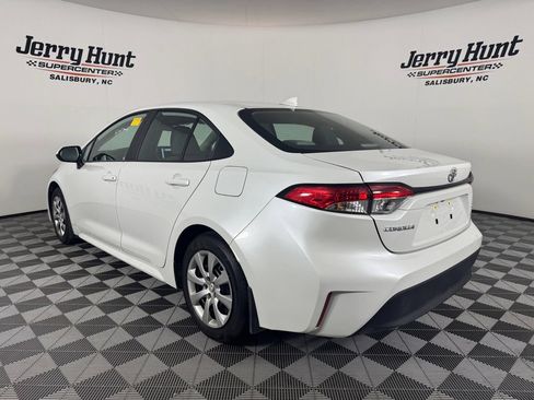 Used 2026 Toyota Corolla LE FWD image 9
