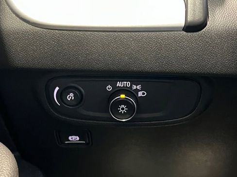 Used 2020 GMC Terrain SLE w/ Driver Convenience Package AWD/4WD image 18