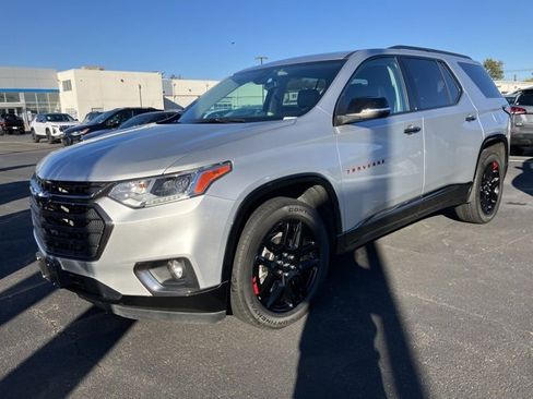 Used 2021 Chevrolet Traverse Premier w/ Redline Edition image 3