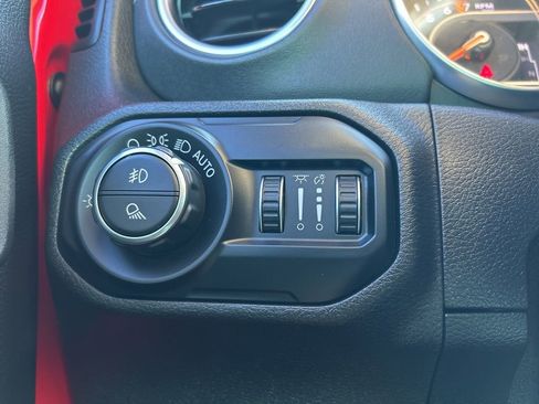 Used 2020 Jeep Gladiator Overland image 29