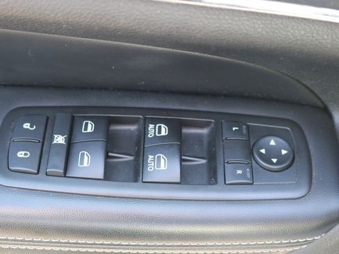 Used 2014 Jeep Grand Cherokee Limited image 15