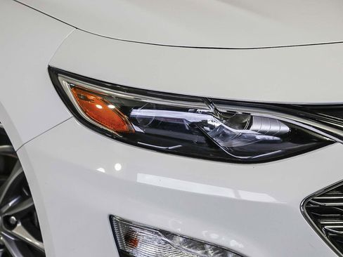 Used 2023 Chevrolet Malibu LT image 2