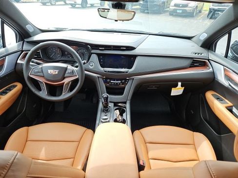 New 2025 Cadillac XT5 Premium Luxury w/ Technology Package AWD/4WD image 13