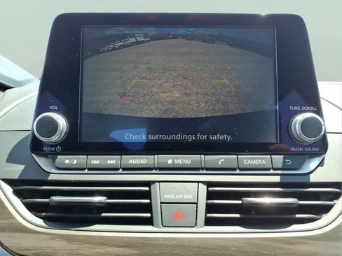 Used 2023 Nissan Altima 2.5 SV FWD image 19