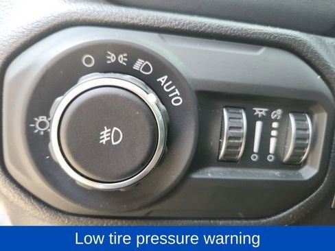 Used 2022 Jeep Wrangler Unlimited Sahara image 22