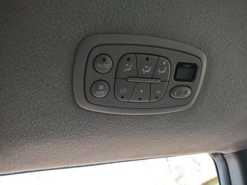 Used 2008 Toyota Sienna XLE image 5