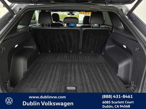 Used 2024 Volkswagen Atlas Cross Sport SE image 24