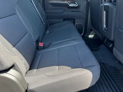 Used 2025 Chevrolet Silverado 1500 LT AWD/4WD image 7