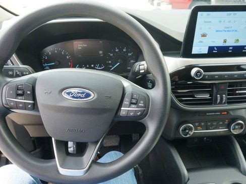 Used 2020 Ford Escape SE image 11