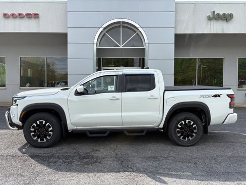 Used 2023 Nissan Frontier PRO-4X w/ Pro Convenience Package AWD/4WD image 2