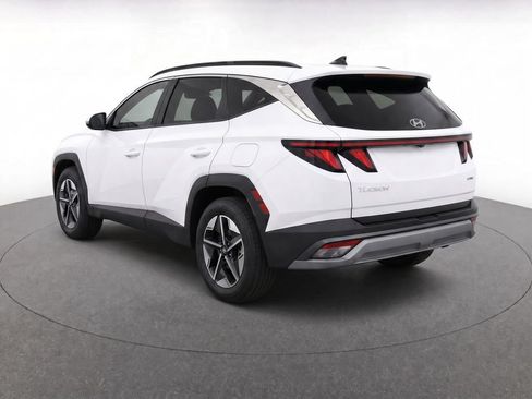 Certified 2025 Hyundai Tucson SEL FWD image 3