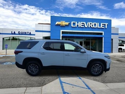 Used 2022 Chevrolet Traverse LT FWD image 9