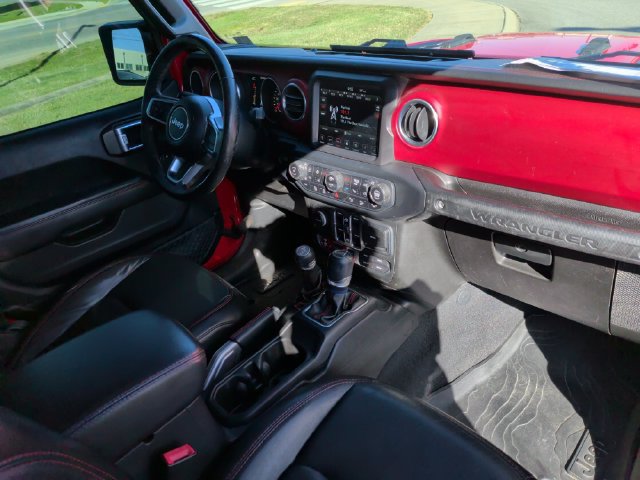 Used 2018 Jeep Wrangler Unlimited Rubicon w/ Dual Top Group AWD/4WD image 31