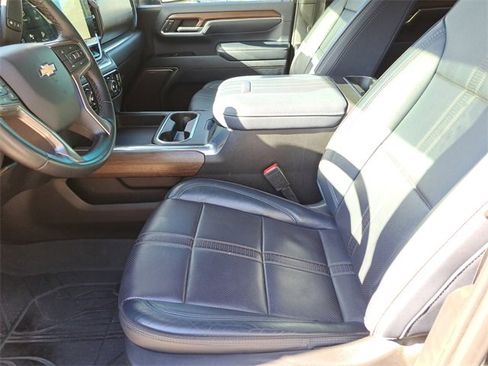 Used 2024 Chevrolet Silverado 3500 High Country image 23