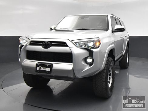 Used 2024 Toyota 4Runner TRD Off-Road Premium AWD/4WD image 51