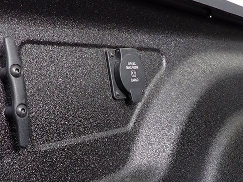 New 2026 RAM 2500 Laramie AWD/4WD image 18