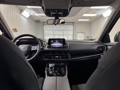 Certified 2026 Nissan Rogue SV image 19