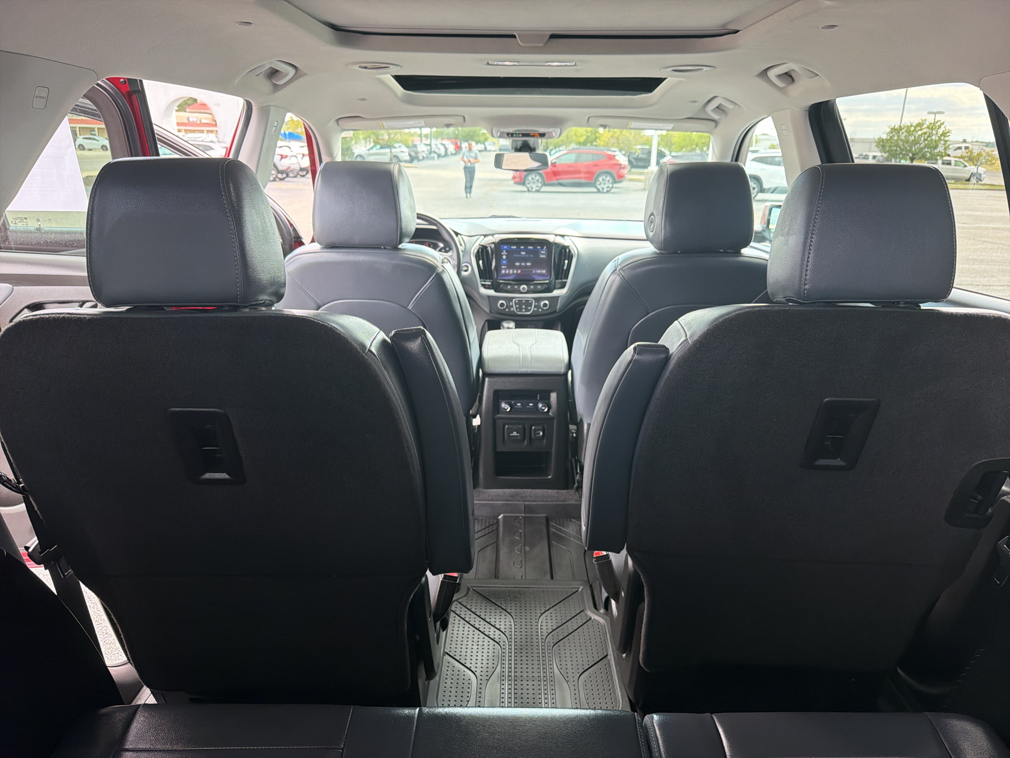 Used 2021 Chevrolet Traverse LT w/ LT Premium Package AWD/4WD image 14