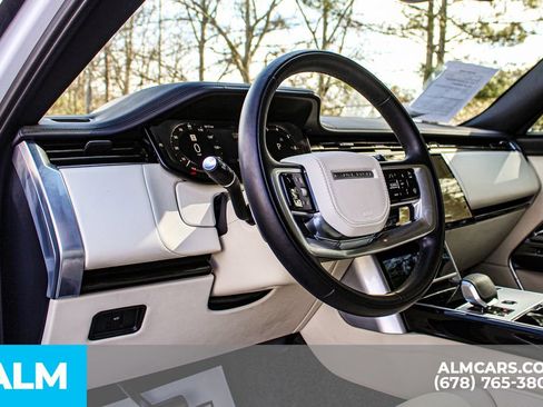 Used 2025 Land Rover Range Rover Long Wheelbase SE image 24