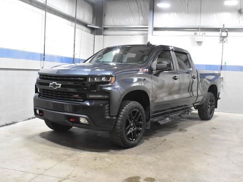 Used 2021 Chevrolet Silverado 1500 LT Trail Boss w/ Convenience Package II AWD/4WD image 2