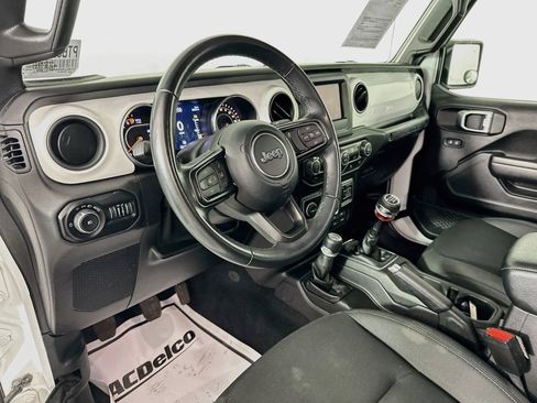 Used 2021 Jeep Wrangler Unlimited Sport AWD/4WD image 9
