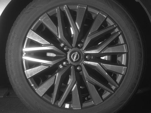 Used 2025 Nissan Altima 2.5 SV FWD image 16