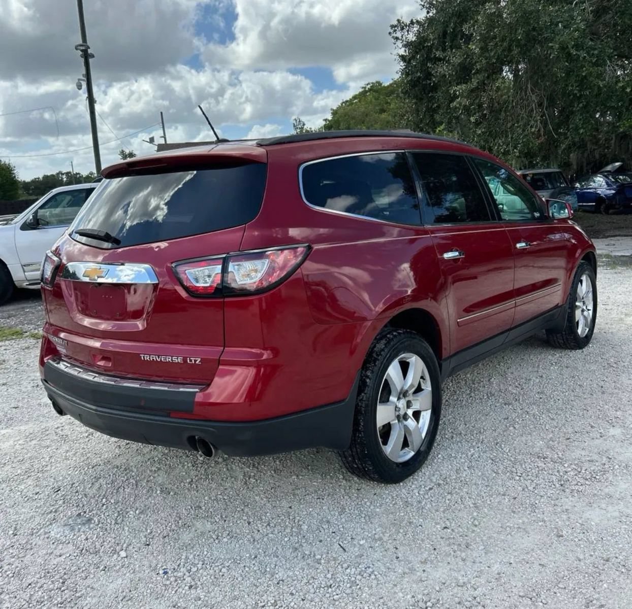 Used 2013 Chevrolet Traverse LTZ FWD image 4